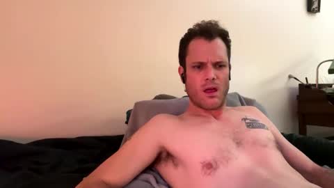 Snapshot of reed_thomas chatting on December 15, 2025, 7:01 am Reed Thomas online show from December 15, 2025, 7:01 am