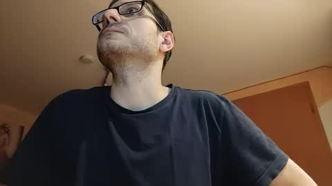 Snapshot of reeds44 chatting on March 1, 2026, 8:33 pm reeds44 online show from March 1, 2026, 8:33 pm