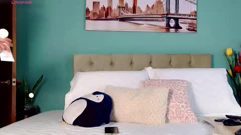 Snapshot of reese_yanella chatting on February 17, 2026, 11:00 pm Yanella online show from February 17, 2026, 11:00 pm