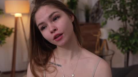 Snapshot of refined_style chatting on December 19, 2024, 8:23 pm JessyinCherri yang online show from December 19, 2024, 8:23 pm