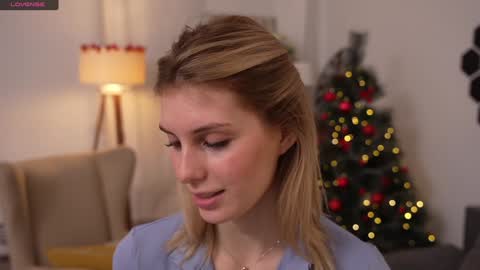 Snapshot of refined_style chatting on December 22, 2024, 7:22 am JessyinCherri yang online show from December 22, 2024, 7:22 am