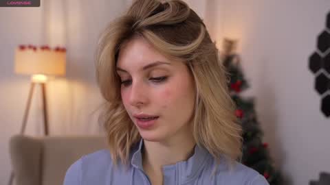 Snapshot of refined_style chatting on December 26, 2024, 7:13 am JessyinCherri yang online show from December 26, 2024, 7:13 am