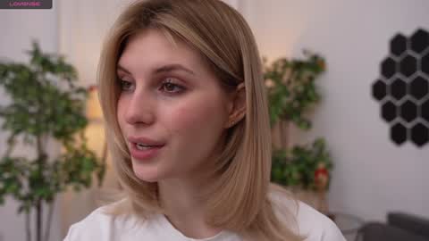 Snapshot of refined_style chatting on January 16, 2025, 7:17 am JessyinCherri yang online show from January 16, 2025, 7:17 am