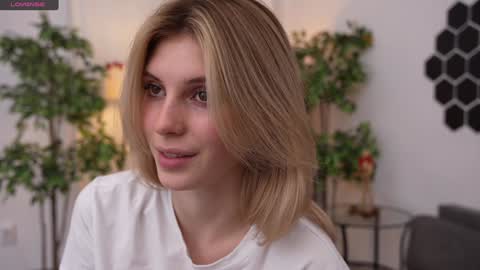 Snapshot of refined_style chatting on January 16, 2025, 10:21 am JessyinCherri yang online show from January 16, 2025, 10:21 am