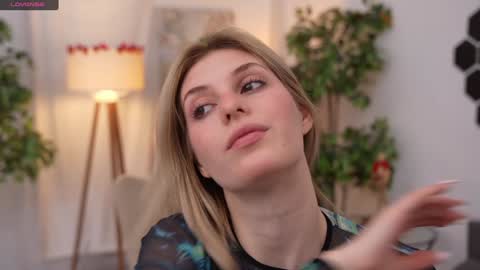 Snapshot of refined_style chatting on January 18, 2025, 7:07 am JessyinCherri yang online show from January 18, 2025, 7:07 am