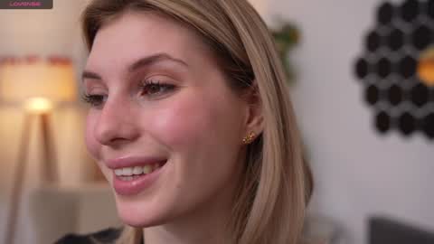 Snapshot of refined_style chatting on January 20, 2025, 7:36 am JessyinCherri yang online show from January 20, 2025, 7:36 am