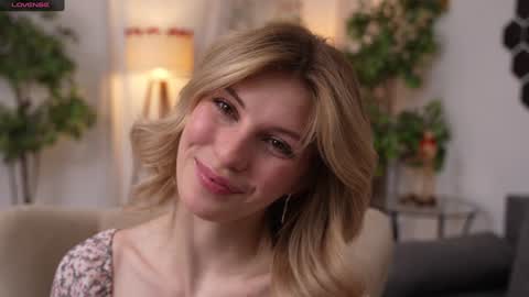 Snapshot of refined_style chatting on February 6, 2025, 7:45 am JessyinCherri yang online show from February 6, 2025, 7:45 am