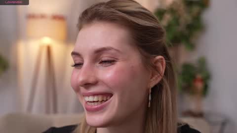 Snapshot of refined_style chatting on February 9, 2025, 1:14 pm JessyinCherri yang online show from February 9, 2025, 1:14 pm