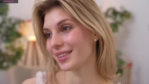 Snapshot of refined_style chatting on February 13, 2025, 10:23 am JessyinCherri yang online show from February 13, 2025, 10:23 am