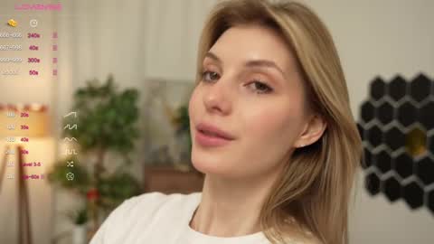 Snapshot of refined_style chatting on March 6, 2025, 7:03 am JessyinCherri yang online show from March 6, 2025, 7:03 am