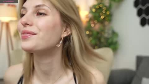 Snapshot of refined_style chatting on March 9, 2025, 7:23 am JessyinCherri yang online show from March 9, 2025, 7:23 am