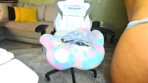 reggieMeow online show from November 1, 2025, 2:13 am