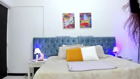 Snapshot of regina_blum chatting on September 24, 2025, 12:30 pm Regina online show from September 24, 2025, 12:30 pm