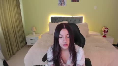 Snapshot of regina_blum chatting on November 21, 2025, 12:15 pm Regina online show from November 21, 2025, 12:15 pm