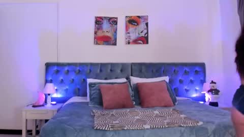 Snapshot of regina_blum chatting on November 25, 2025, 1:00 pm Regina online show from November 25, 2025, 1:00 pm