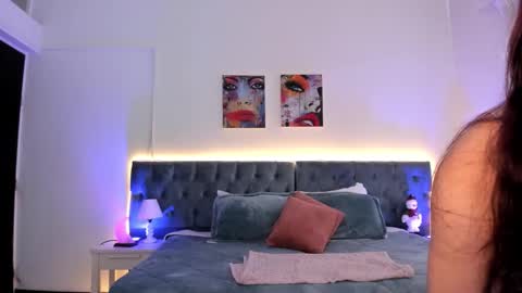 Snapshot of regina_blum chatting on December 2, 2025, 12:43 pm Regina online show from December 2, 2025, 12:43 pm