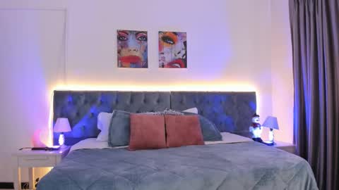 Snapshot of regina_blum chatting on December 5, 2025, 12:47 pm Regina online show from December 5, 2025, 12:47 pm