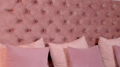 Snapshot of regina_noctixx chatting on November 2, 2025, 10:01 pm Regina online show from November 2, 2025, 10:01 pm