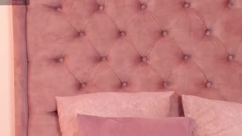 Snapshot of regina_noctixx chatting on November 17, 2025, 3:45 am Regina online show from November 17, 2025, 3:45 am