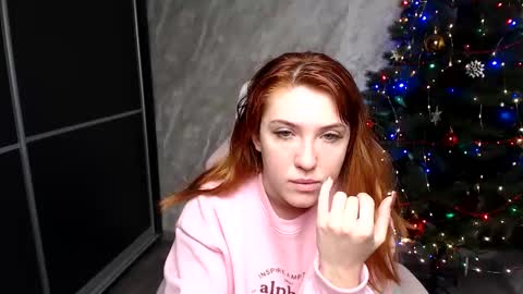 Snapshot of reginasmilee chatting on December 18, 2025, 12:38 am Regina online show from December 18, 2025, 12:38 am