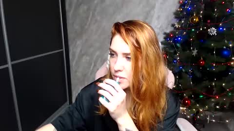 Snapshot of reginasmilee chatting on December 19, 2025, 11:39 am Regina online show from December 19, 2025, 11:39 am