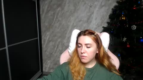 Snapshot of reginasmilee chatting on January 8, 2026, 2:25 am Regina online show from January 8, 2026, 2:25 am