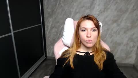 Snapshot of reginasmilee chatting on January 15, 2026, 2:27 am Regina online show from January 15, 2026, 2:27 am