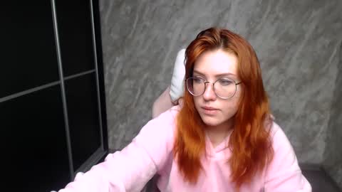 Snapshot of reginasmilee chatting on February 2, 2026, 1:04 am Regina online show from February 2, 2026, 1:04 am