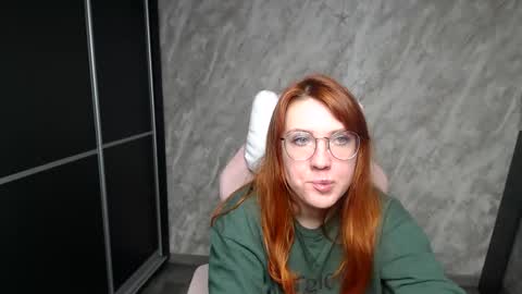 Snapshot of reginasmilee chatting on February 10, 2026, 8:13 pm Regina online show from February 10, 2026, 8:13 pm