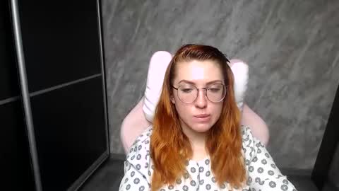 Snapshot of reginasmilee chatting on February 15, 2026, 4:42 am Regina online show from February 15, 2026, 4:42 am