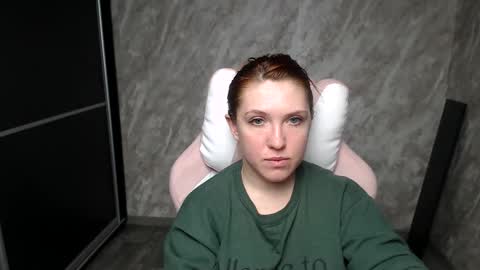 Snapshot of reginasmilee chatting on February 19, 2026, 6:59 pm Regina online show from February 19, 2026, 6:59 pm