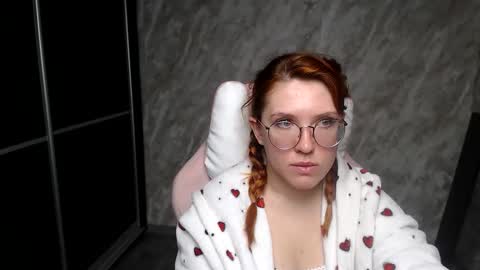 Snapshot of reginasmilee chatting on February 21, 2026, 2:01 am Regina online show from February 21, 2026, 2:01 am