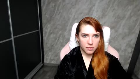 Snapshot of reginasmilee chatting on February 24, 2026, 5:11 pm Regina online show from February 24, 2026, 5:11 pm