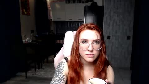 Snapshot of reginasmilee chatting on March 12, 2026, 7:03 am Regina online show from March 12, 2026, 7:03 am