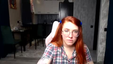 Snapshot of reginasmilee chatting on March 17, 2026, 11:46 am Regina online show from March 17, 2026, 11:46 am