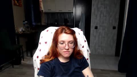 Snapshot of reginasmilee chatting on March 27, 2026, 4:07 am Regina online show from March 27, 2026, 4:07 am