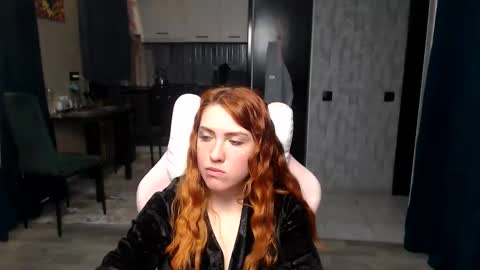 Snapshot of reginasmilee chatting on April 6, 2026, 4:46 am Regina online show from April 6, 2026, 4:46 am