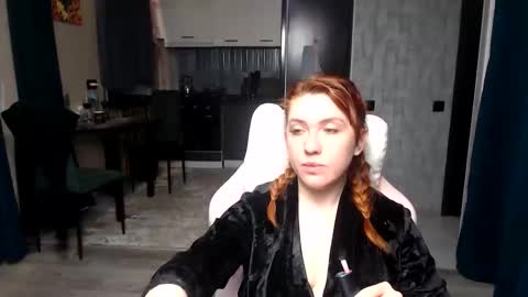 Snapshot of reginasmilee chatting on April 7, 2026, 2:34 am Regina online show from April 7, 2026, 2:34 am