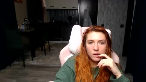 Snapshot of reginasmilee chatting on April 9, 2026, 6:19 am Regina online show from April 9, 2026, 6:19 am