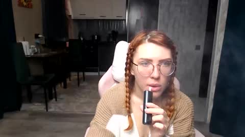 Snapshot of reginasmilee chatting on April 12, 2026, 3:00 am Regina online show from April 12, 2026, 3:00 am