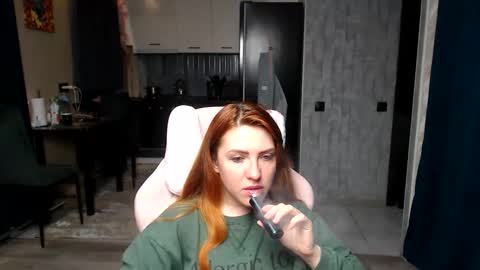 Snapshot of reginasmilee chatting on April 14, 2026, 2:17 am Regina online show from April 14, 2026, 2:17 am