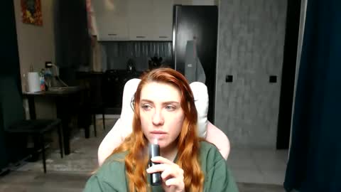 Snapshot of reginasmilee chatting on April 15, 2026, 3:02 am Regina online show from April 15, 2026, 3:02 am