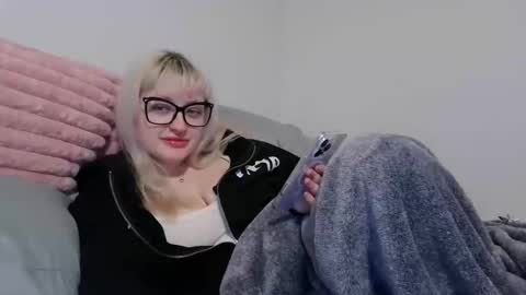 Snapshot of reiannmay chatting on November 19, 2025, 4:23 am reiannmay online show from November 19, 2025, 4:23 am