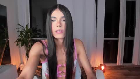 Snapshot of reichel_gray chatting on February 22, 2025, 2:17 am REICHEL online show from February 22, 2025, 2:17 am