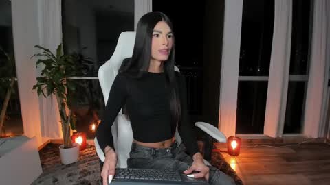 Snapshot of reichel_gray chatting on March 8, 2025, 2:23 am REICHEL online show from March 8, 2025, 2:23 am