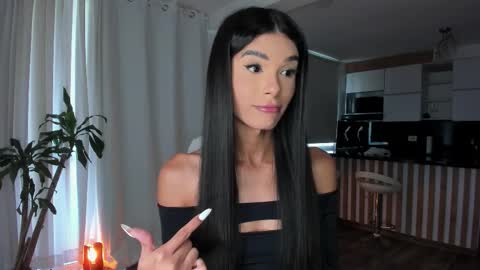 Snapshot of reichel_gray chatting on October 15, 2025, 5:46 pm REICHEL online show from October 15, 2025, 5:46 pm