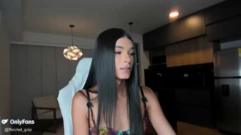 Snapshot of reichel_gray chatting on November 6, 2025, 2:45 am REICHEL online show from November 6, 2025, 2:45 am