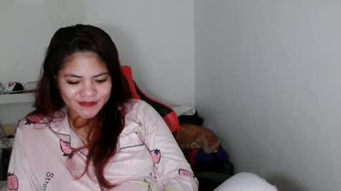 Snapshot of reign2525 chatting on September 22, 2025, 2:08 pm reign2525 online show from September 22, 2025, 2:08 pm