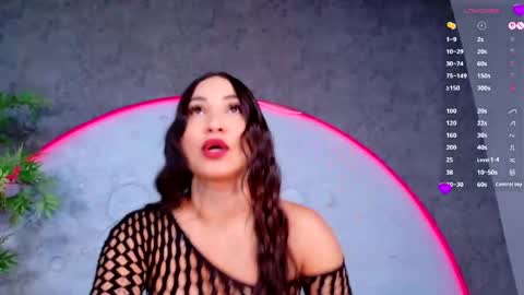 reiinachloe online show from April 21, 2026, 5:28 pm