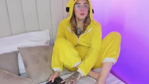 Snapshot of reikaminato chatting on September 20, 2025, 1:45 pm Reika  online show from September 20, 2025, 1:45 pm